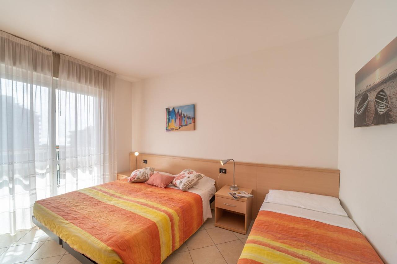 Ferienwohnung Residenza Puerto Do Sol Lignano Sabbiadoro Exterior foto