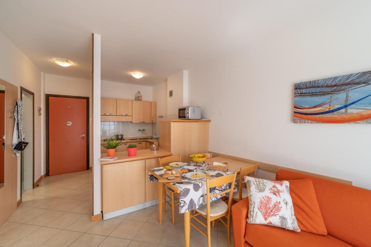 Ferienwohnung Residenza Puerto Do Sol Lignano Sabbiadoro Exterior foto