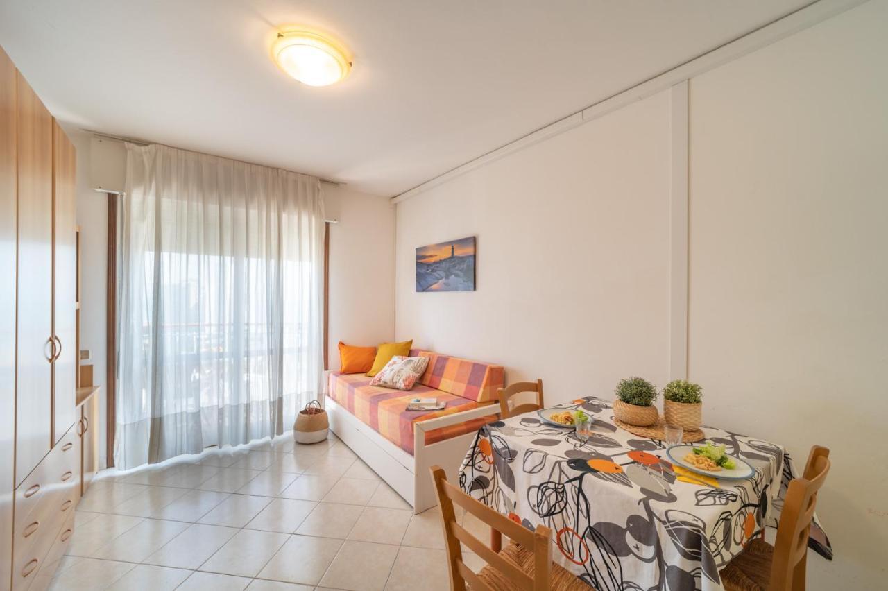 Ferienwohnung Residenza Puerto Do Sol Lignano Sabbiadoro Exterior foto