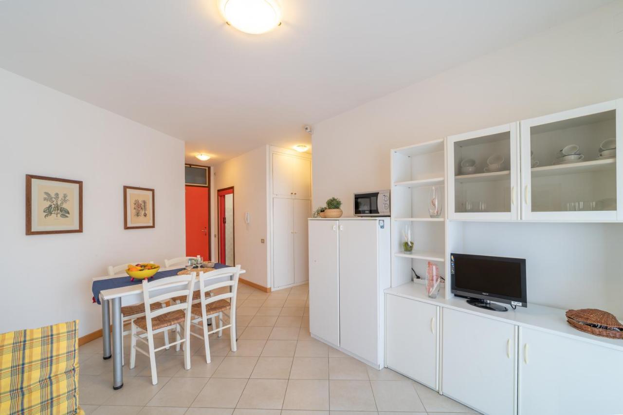 Ferienwohnung Residenza Puerto Do Sol Lignano Sabbiadoro Exterior foto