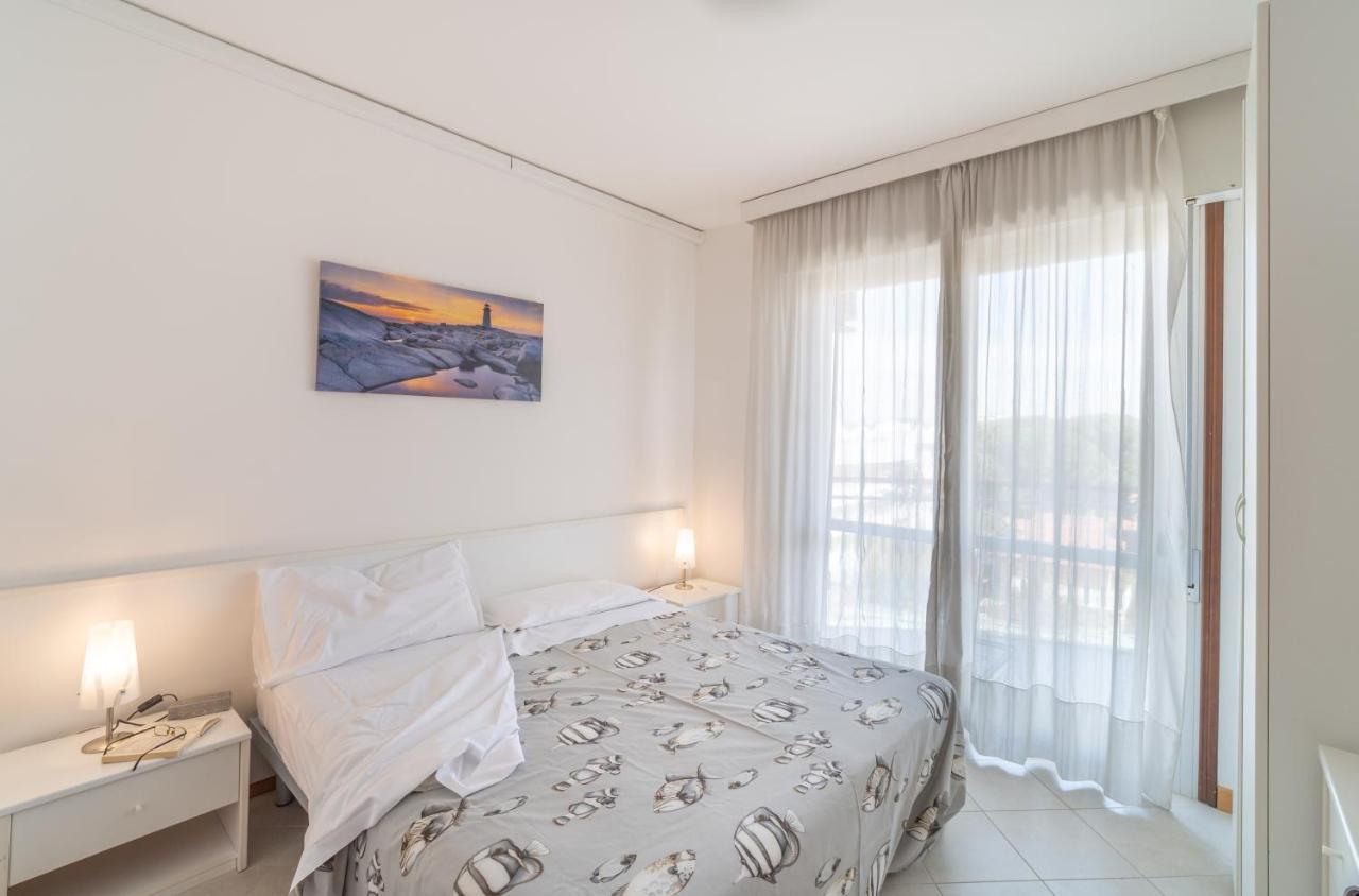 Ferienwohnung Residenza Puerto Do Sol Lignano Sabbiadoro Exterior foto