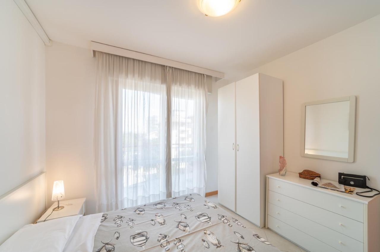 Ferienwohnung Residenza Puerto Do Sol Lignano Sabbiadoro Exterior foto