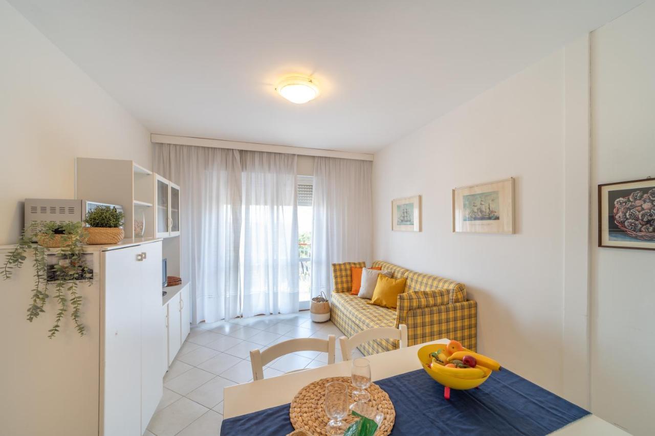 Ferienwohnung Residenza Puerto Do Sol Lignano Sabbiadoro Exterior foto